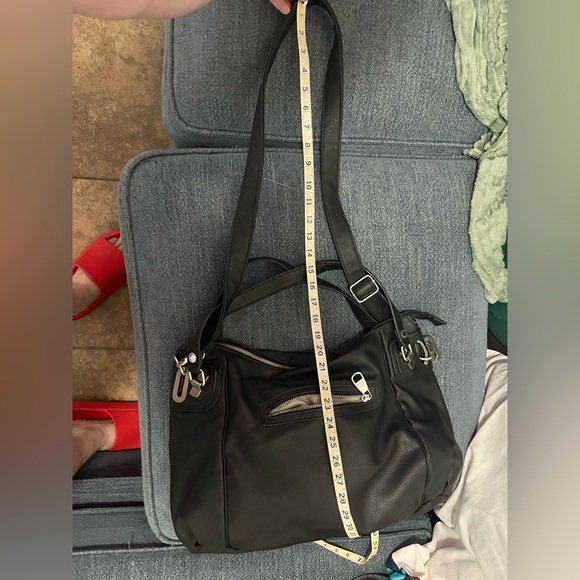 Steve Madden Big Black Purse , roomy good condition some wear - Picture 1 of 15